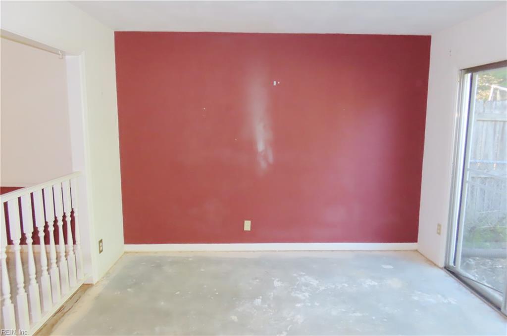 5210 Clover Hill Dr Dr Property Photo 4
