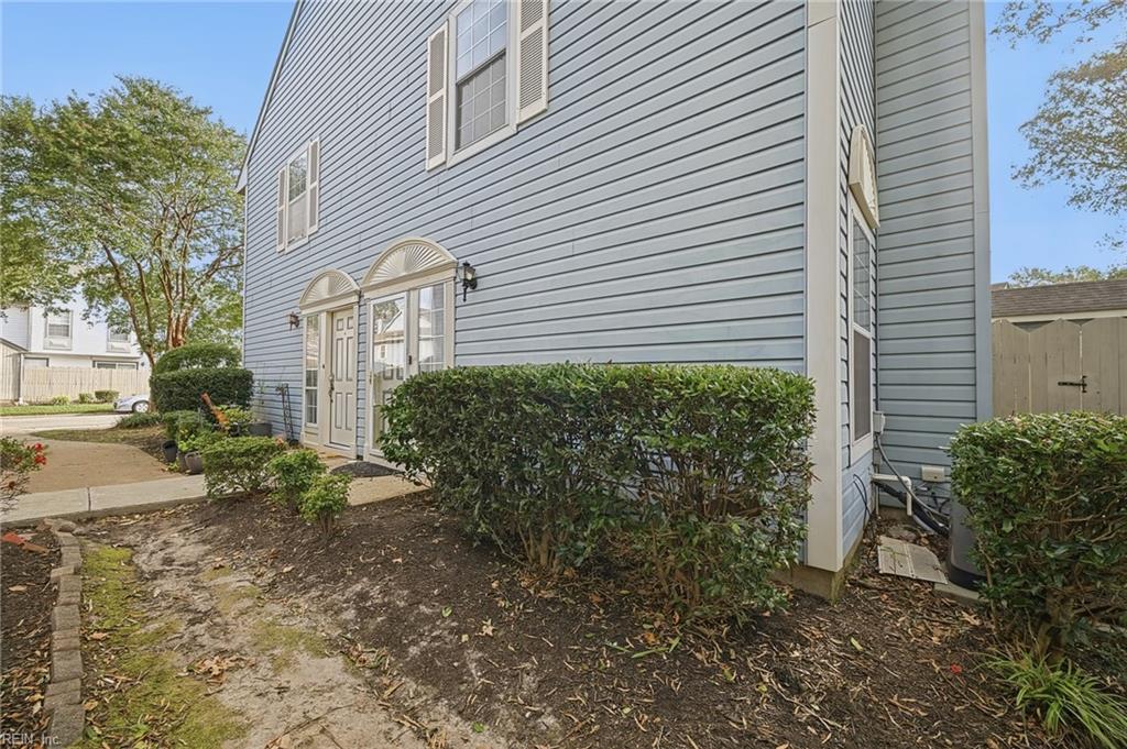 286 Ferdinand Cir Property Photo 2