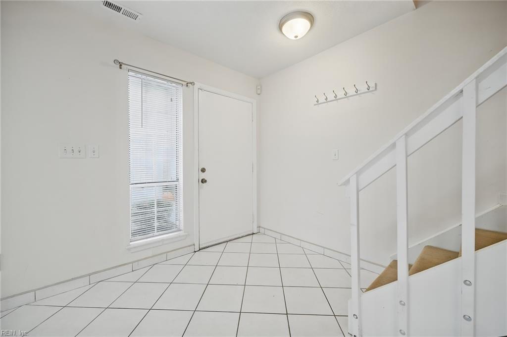 286 Ferdinand Cir Property Photo 4