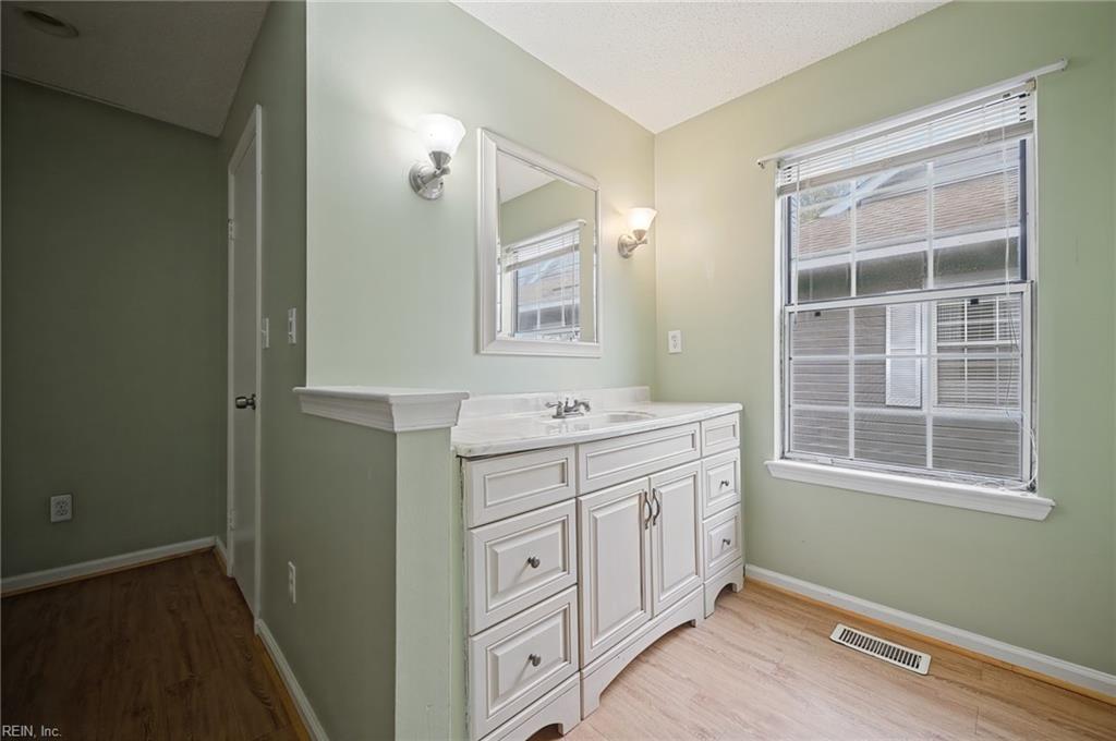 286 Ferdinand Cir Property Photo 28
