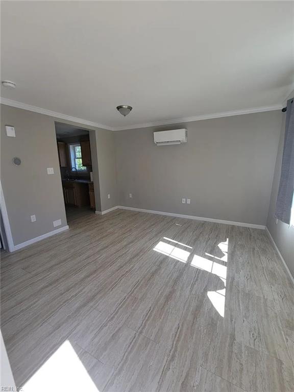 806 Scott St Property Photo 6
