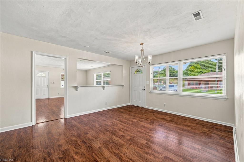 9422 Beach View St Property Photo 8