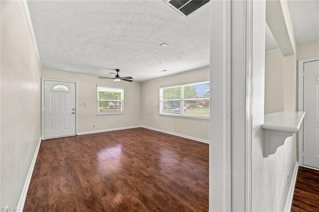 9422 Beach View St Property Photo 10