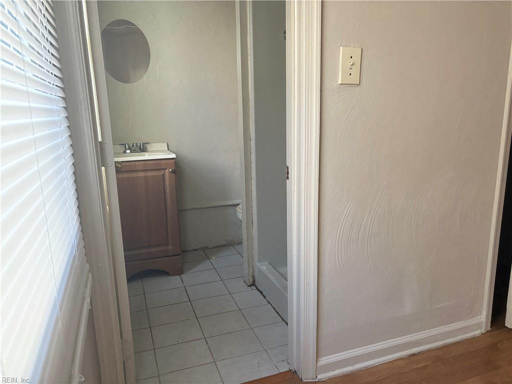 9609 13th Bay St Property Photo 3