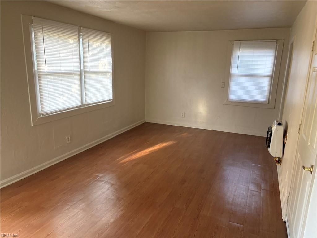 9609 13th Bay St Property Photo 6