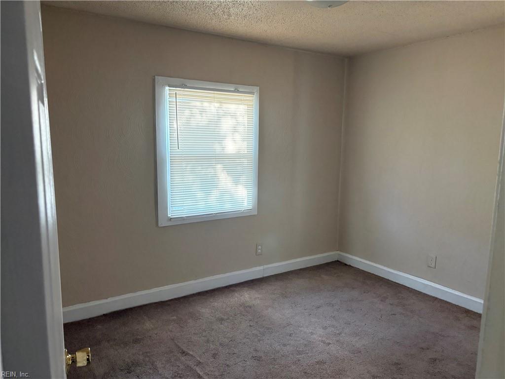 9609 13th Bay St Property Photo 8