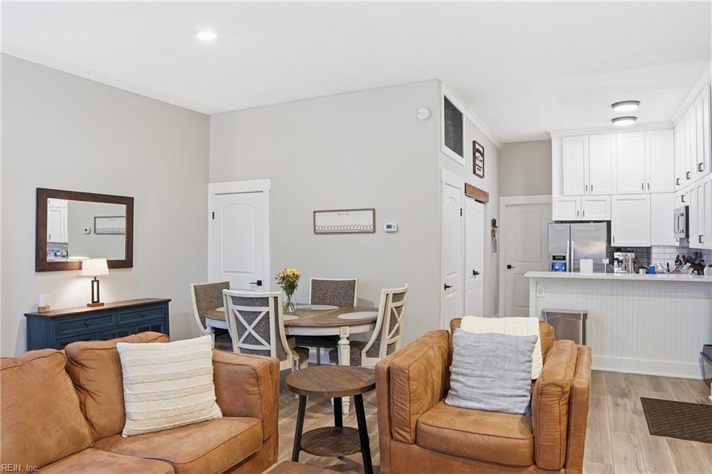 696 Mowbray Arch Property Photo 6
