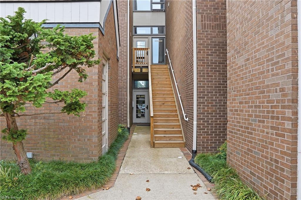 696 Mowbray Arch Property Photo 29