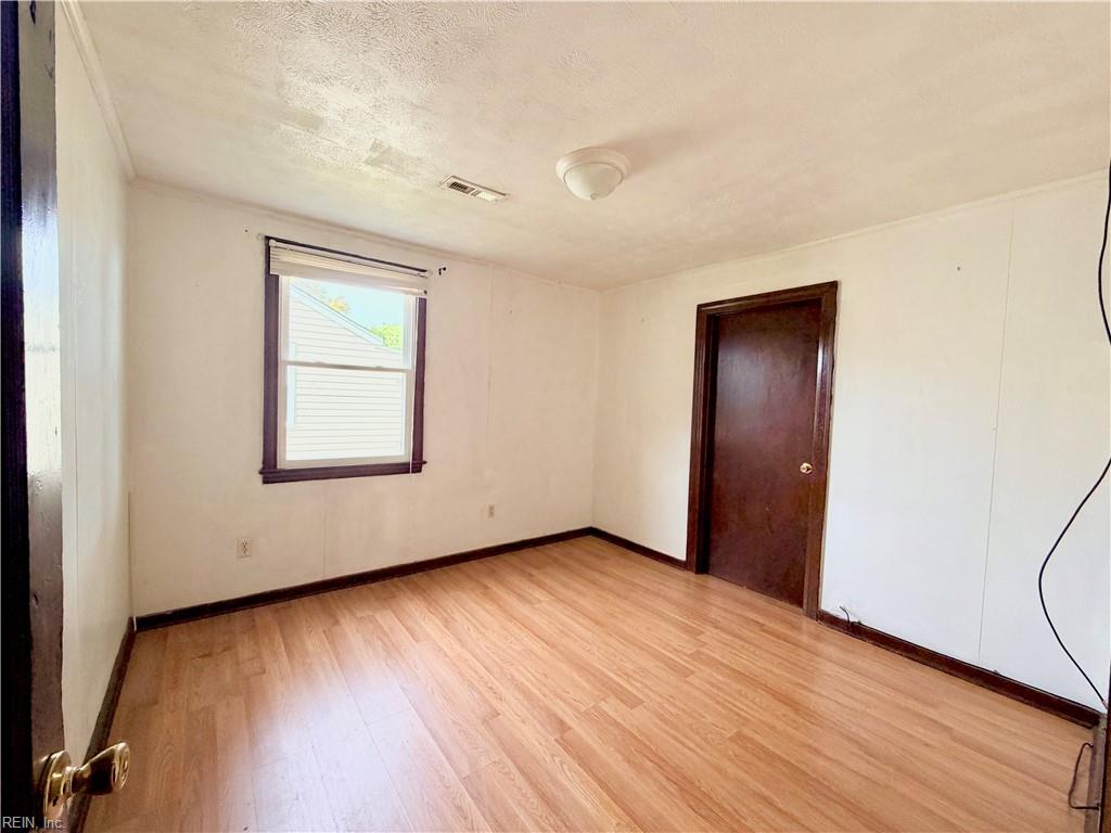 6 Crestwood Cir Property Photo 12