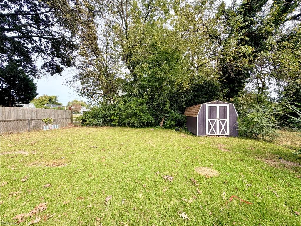 6 Crestwood Cir Property Photo 16
