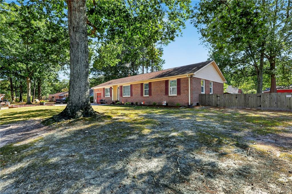 509 Dinwiddie Ct Property Photo 3