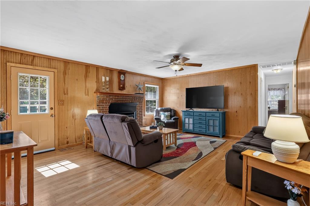 509 Dinwiddie Ct Property Photo 33