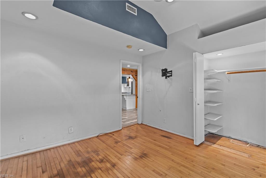 856 Little Bay Ave Property Photo 13