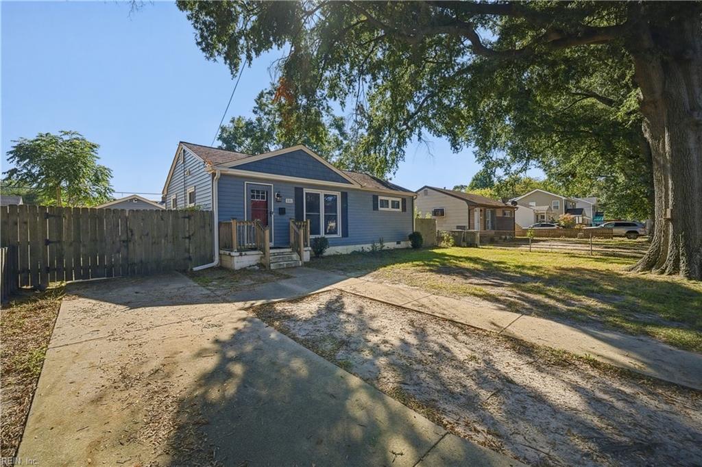 331 Rogers Ave Property Photo 3