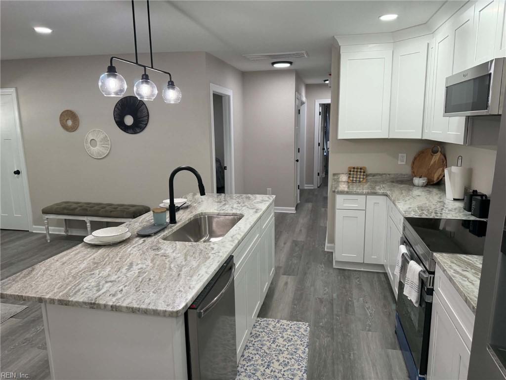3323 Clark Cir Property Photo 2