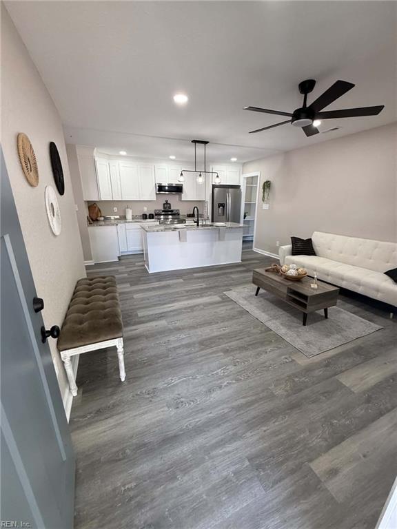 3323 Clark Cir Property Photo 5