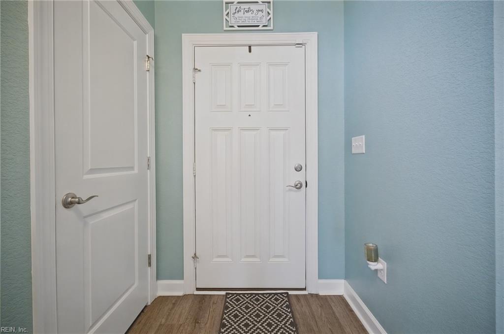 660 Middleton Way Property Photo 6