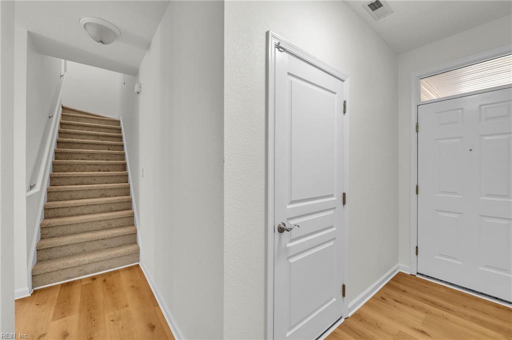 851 Norview Ave Property Photo 4
