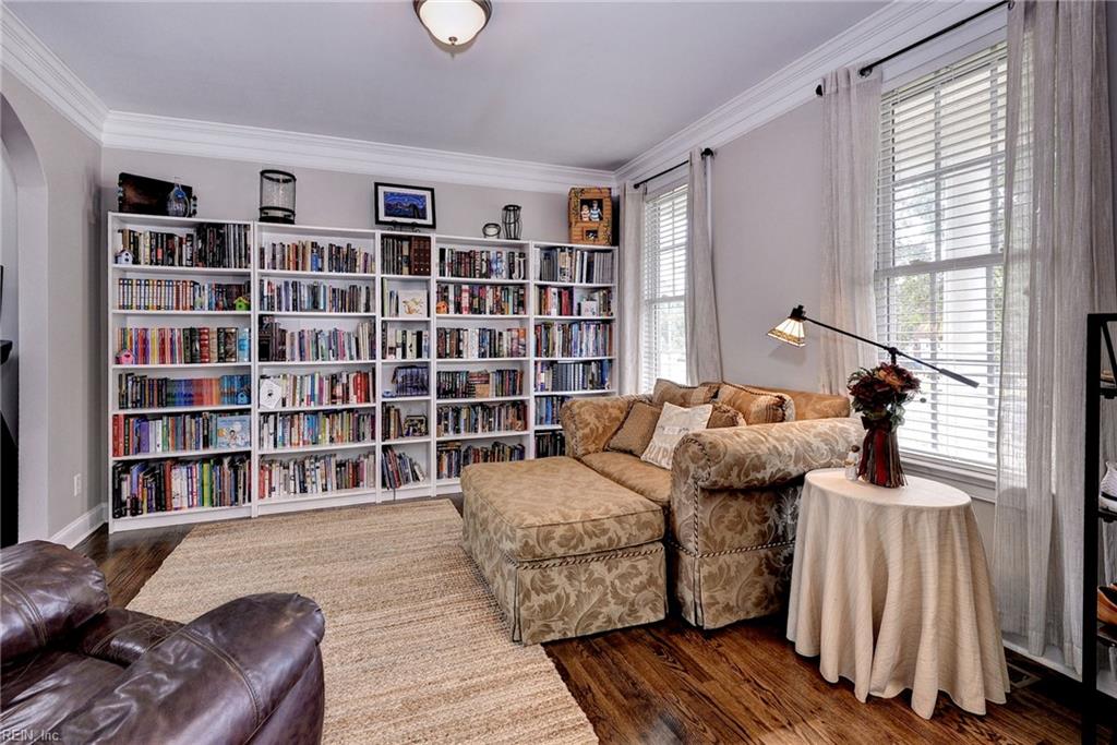 6 Elm St Property Photo 9