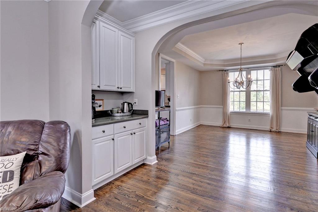 6 Elm St Property Photo 10