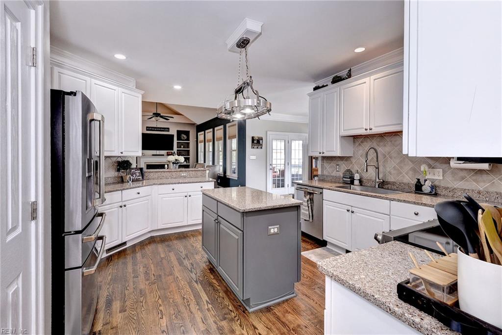 6 Elm St Property Photo 12
