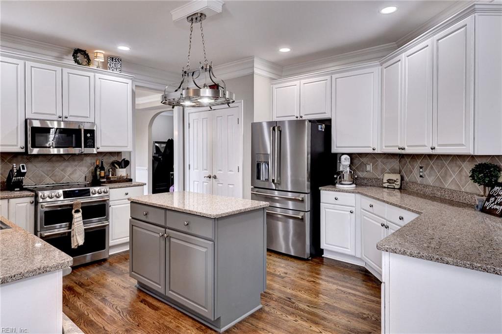 6 Elm St Property Photo 14