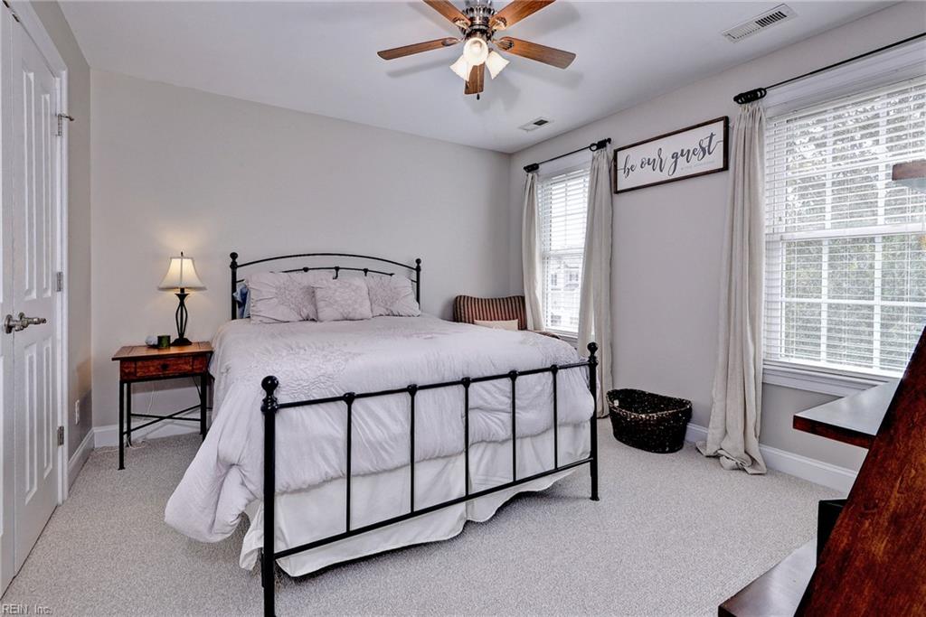 6 Elm St Property Photo 34