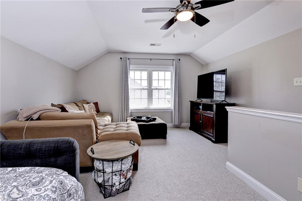 6 Elm St Property Photo 35