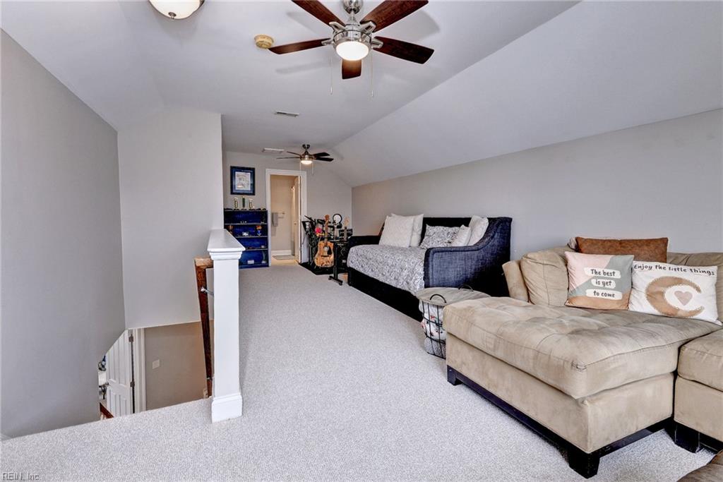 6 Elm St Property Photo 36