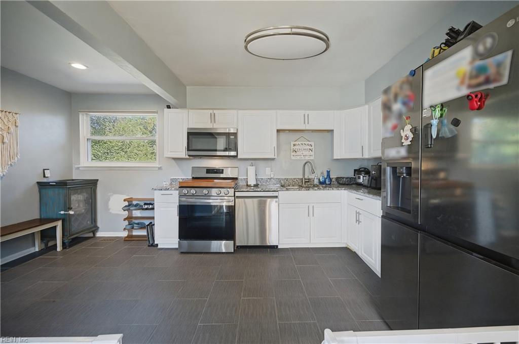4600 Larkin St Property Photo 11