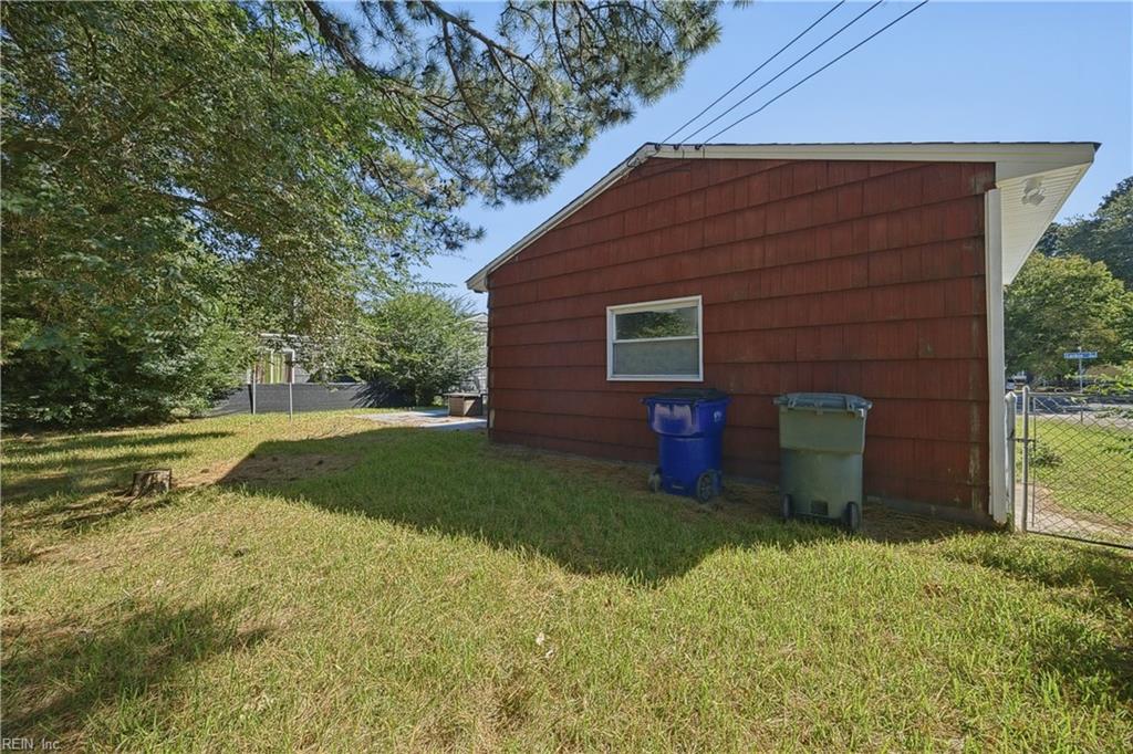 4600 Larkin St Property Photo 26
