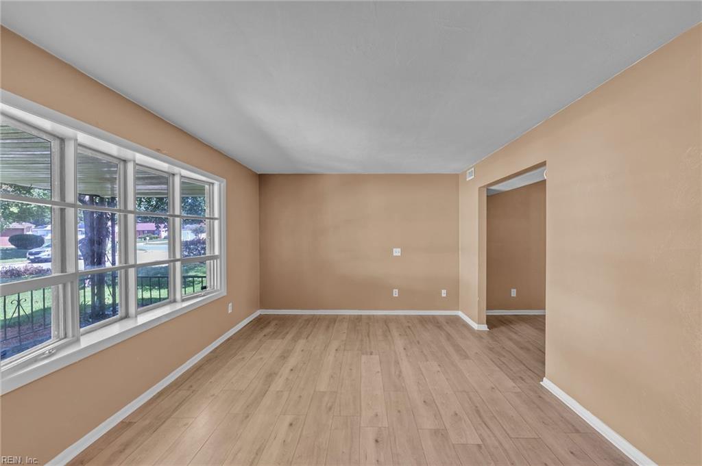 1125 Sir Gawaine Dr Property Photo 10