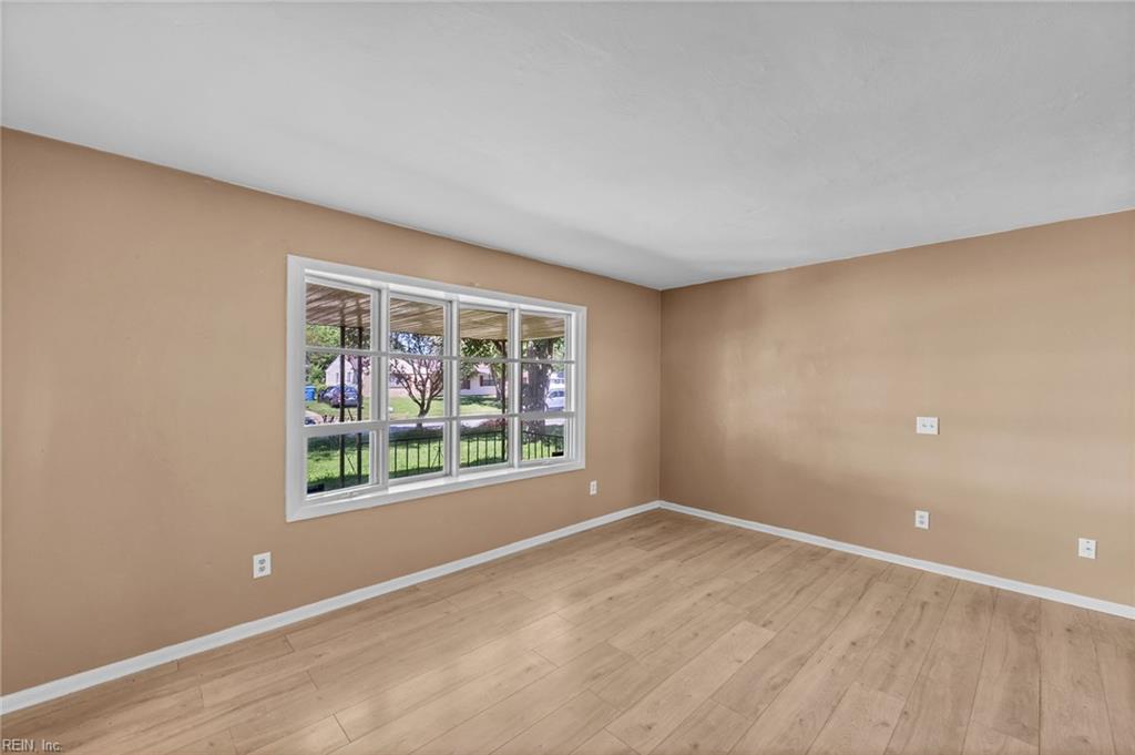 1125 Sir Gawaine Dr Property Photo 12