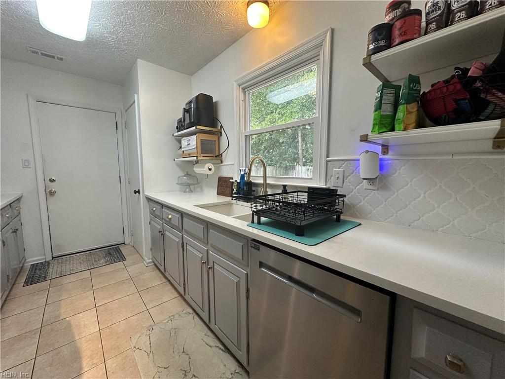 70 Sandy Lake Dr Property Photo 7