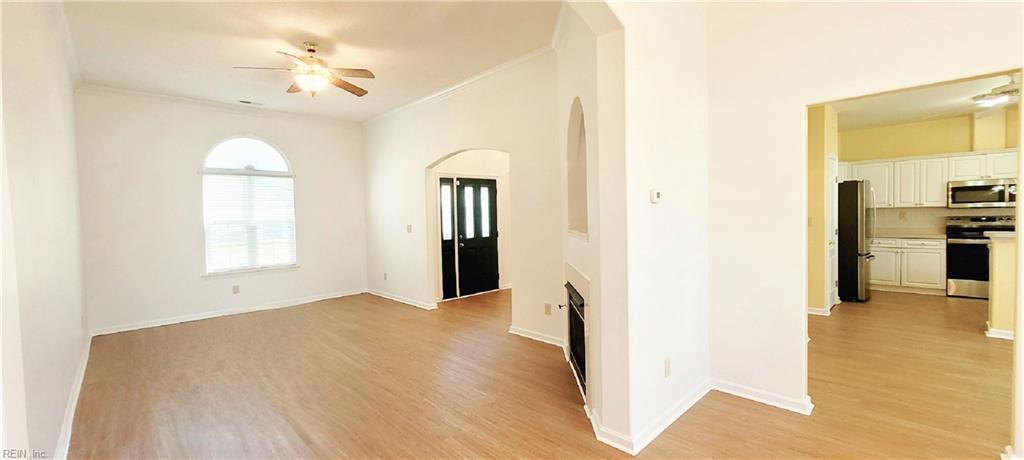 253 Lane Cres Property Photo 4