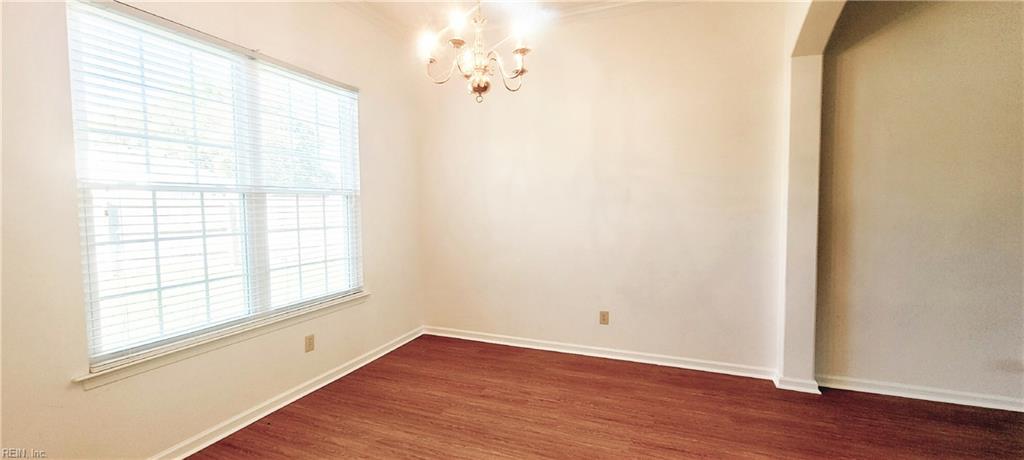 253 Lane Cres Property Photo 6