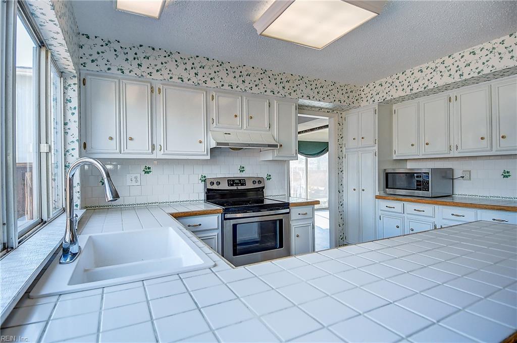 1244 Ginger Cres Property Photo 16