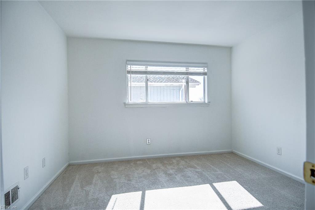 1244 Ginger Cres Property Photo 30
