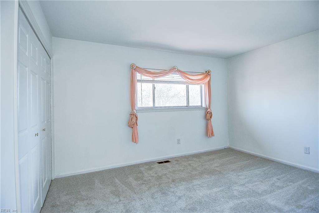1244 Ginger Cres Property Photo 32