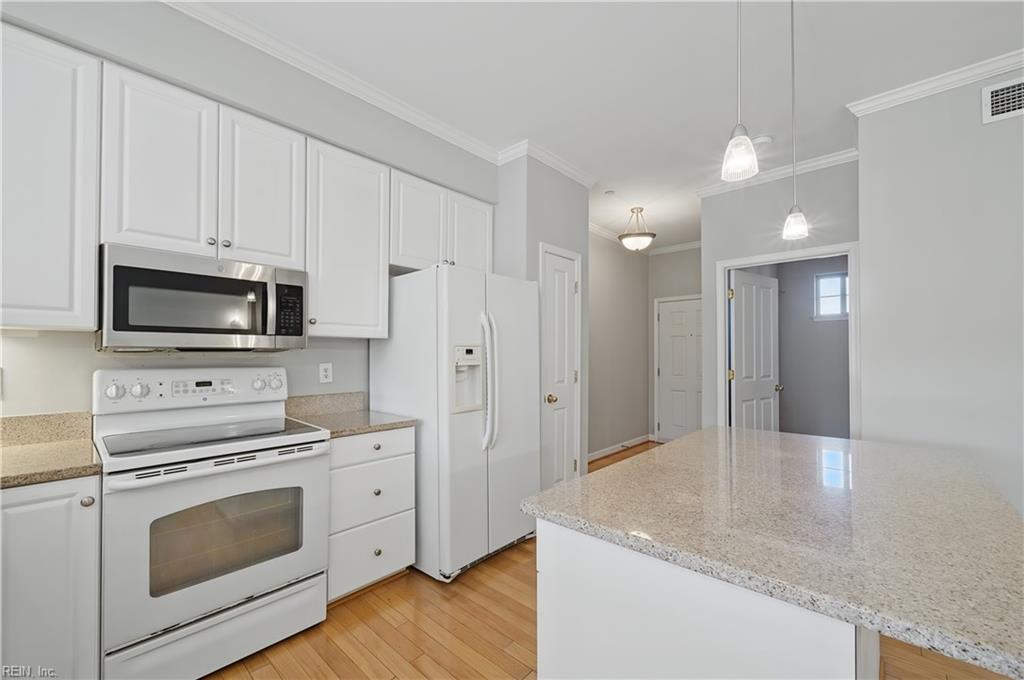 230 Nat Turner Blvd Property Photo 8