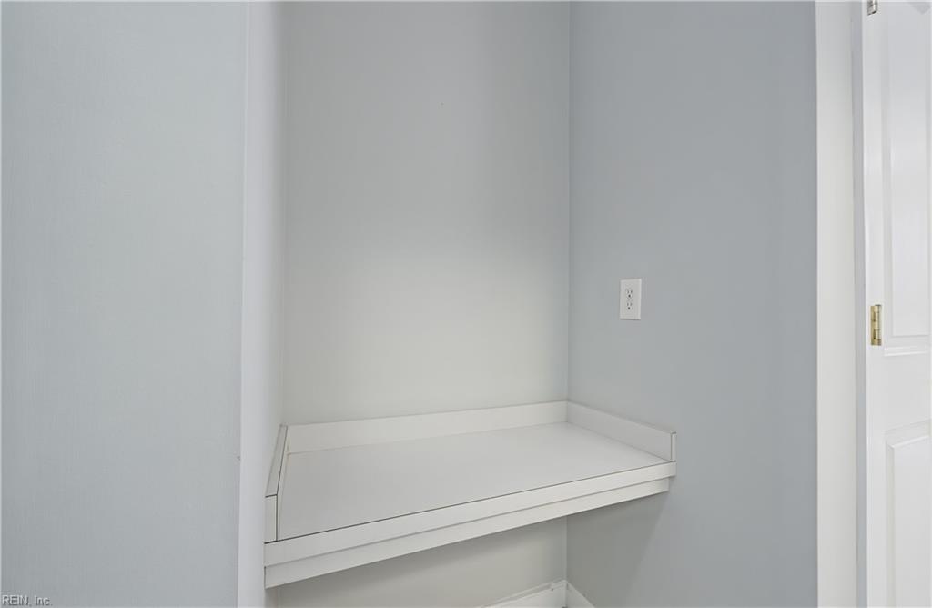 230 Nat Turner Blvd Property Photo 16