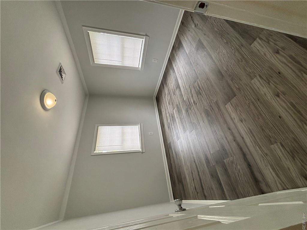 726 Bolling St Property Photo 9