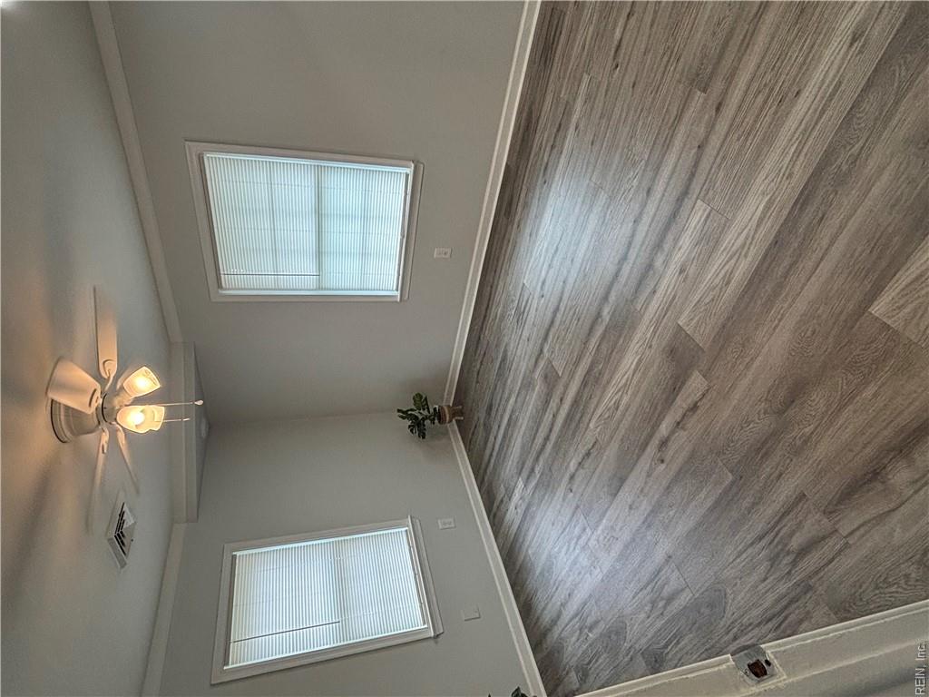 726 Bolling St Property Photo 11