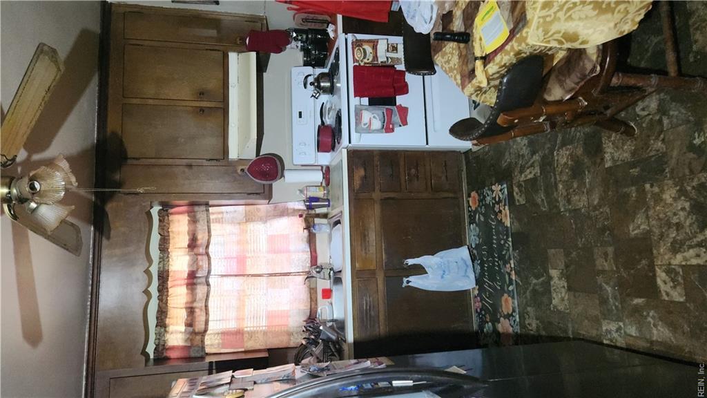 423 Anchorage Ct Property Photo 10