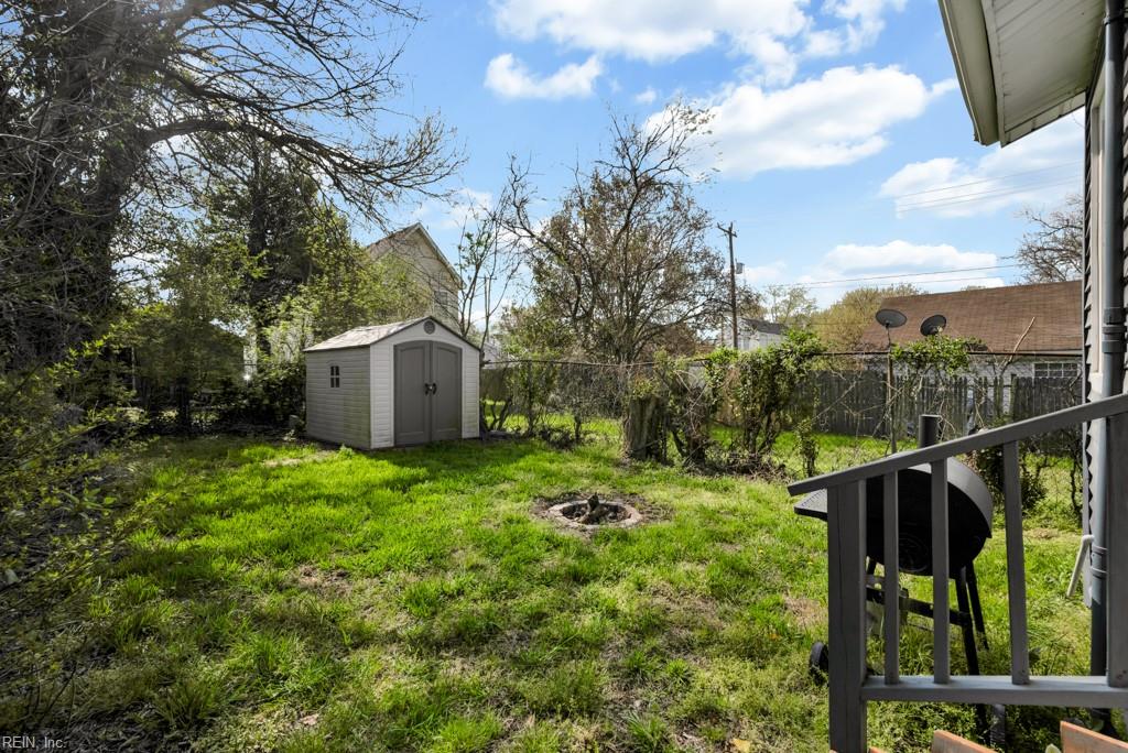 2406 Hale St Property Photo 24