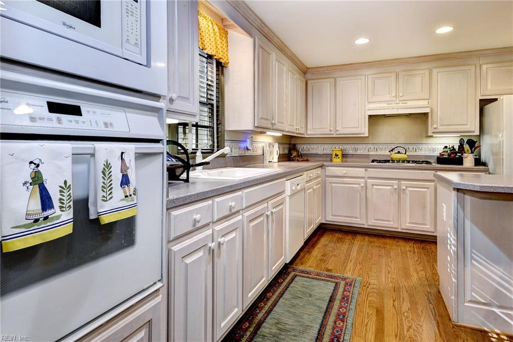 100 Doral Property Photo 10