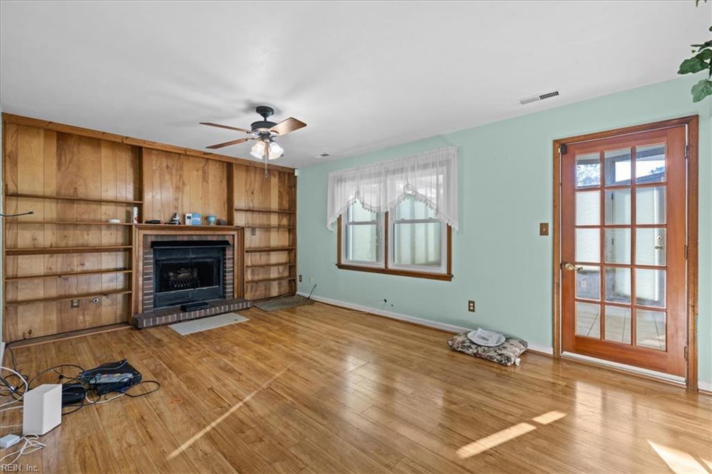 1005 Melton Ct Property Photo 5