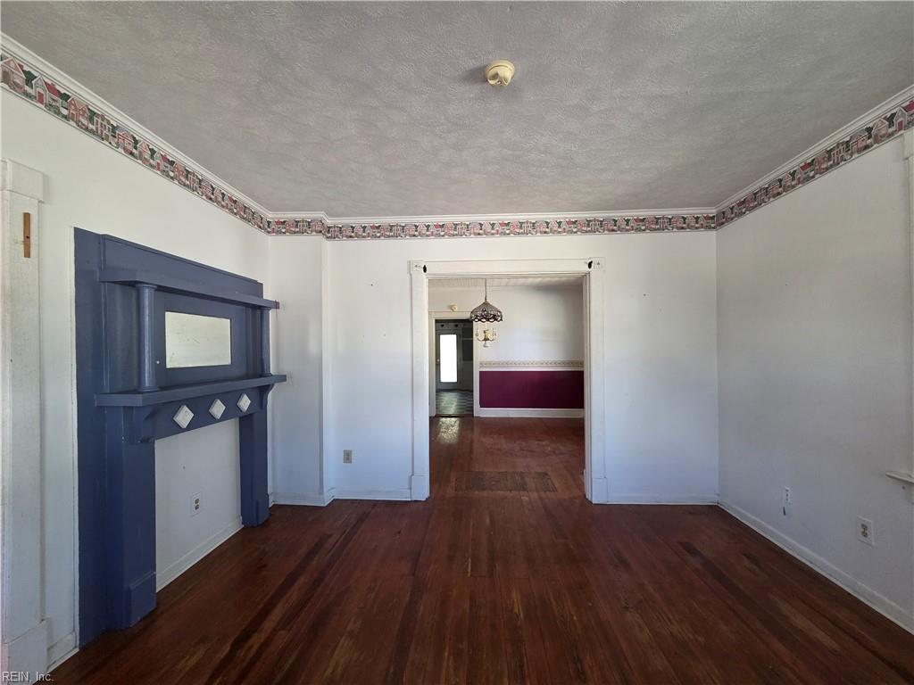 900 E Pembroke Ave Property Photo 8