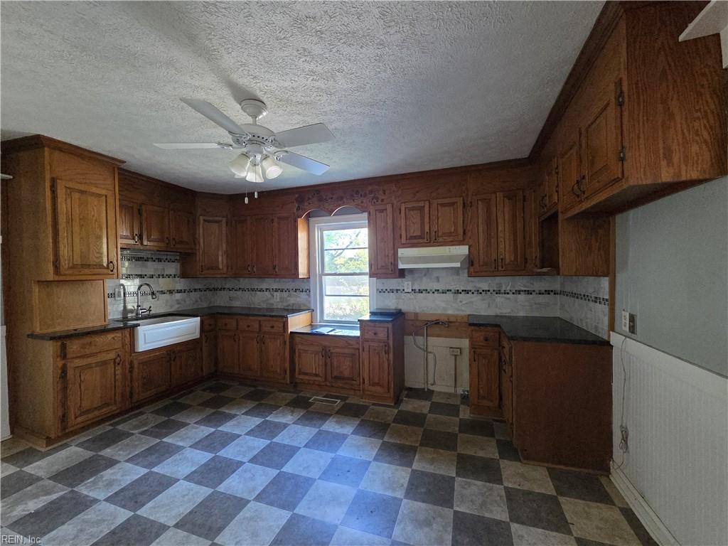 900 E Pembroke Ave Property Photo 13