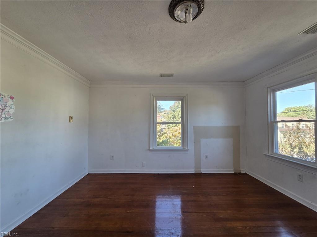 900 E Pembroke Ave Property Photo 29